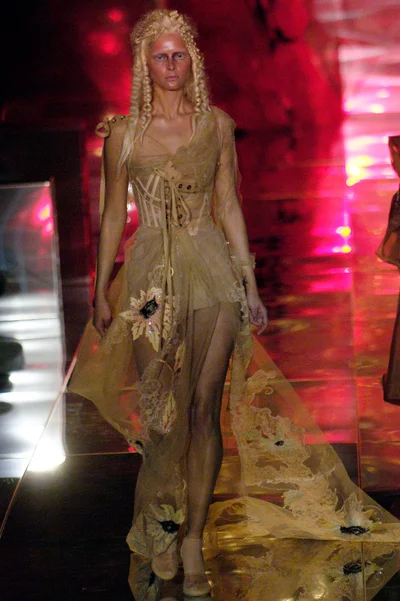 Look 24